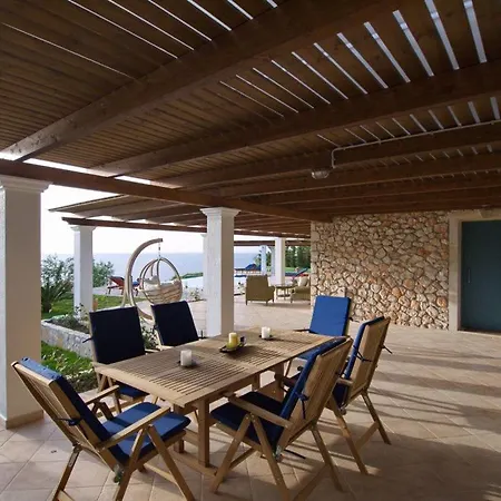Villa Kleismata Sleeps 6