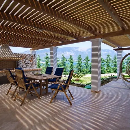 Kleismata Sleeps 6 Villa