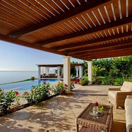 Villa Kleismata Sleeps 6
