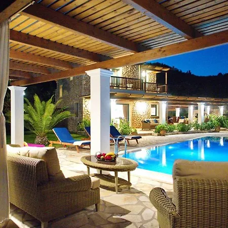 Kleismata Sleeps 6 Villa