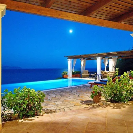 Kleismata Sleeps 6 *