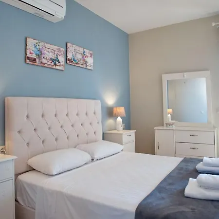 Kleismata Sleeps 6