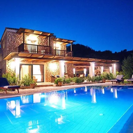 Kleismata Sleeps 6 *